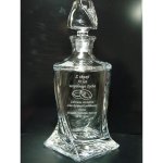 Kryształowa Karafka z grawerem na rocznicę ślubu jako przykładowy element Zestawu do whisky QUADRO