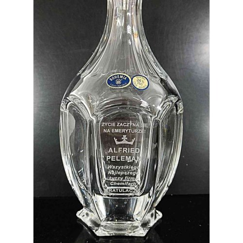 Karafka z grawerem do whisky i nalewek SAFARI - zbliżenie graweru z okazji emerytury