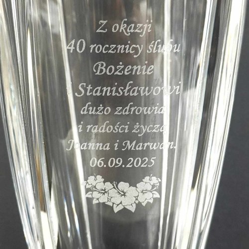 Kryształowy wazon z grawerem COLOSSEUM 25 cm – zbliżenie na dedykację