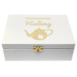 Herbaciarka z grawerem biała – eleganckie pudełko na herbatę