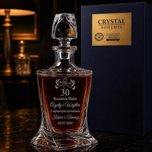 Zestaw do Whisky z Grawerem dla Pary – Kryształowa Karafka QUADRO w aranżacji