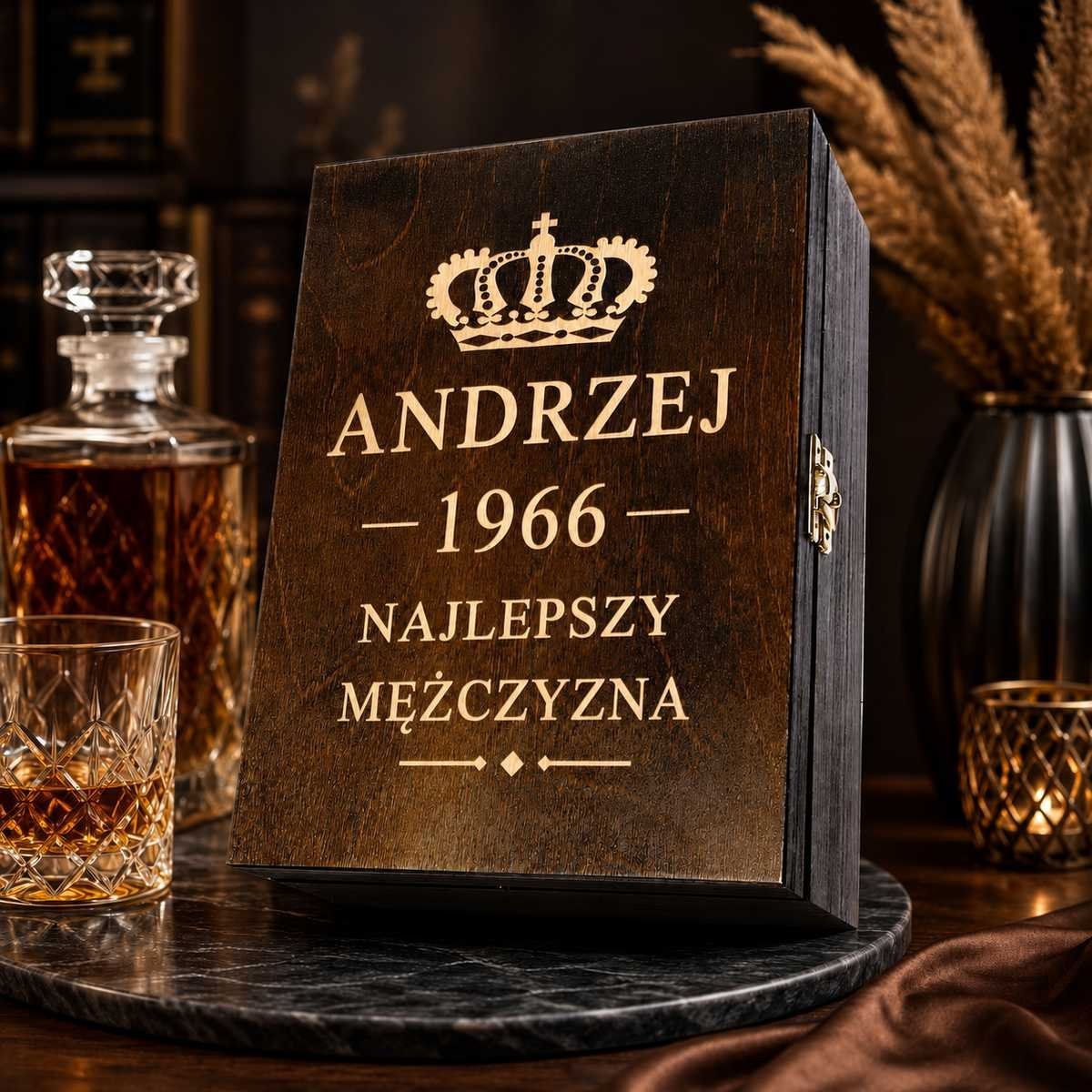 Skrzynka na Whisky z Grawerem dla Mężczyzny – Drewniana