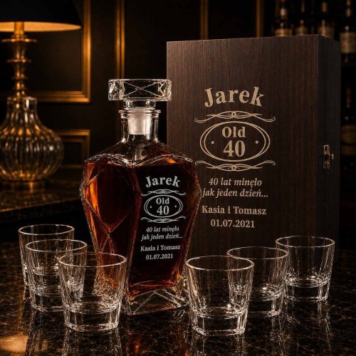 Zestaw do Whisky z Grawerem w Skrzynce – Karafka i 6 Szklanek