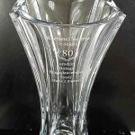 Kryształowy wazon Colosseum 30 cm z personalizowanym grawerem na urodziny