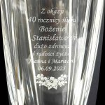 Kryształowy wazon z grawerem COLOSSEUM 25 cm – zbliżenie na dedykację